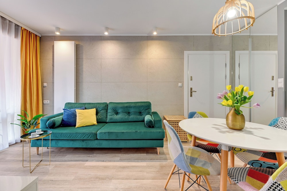 Aura - Riverside & Parking by Downtown Apartments