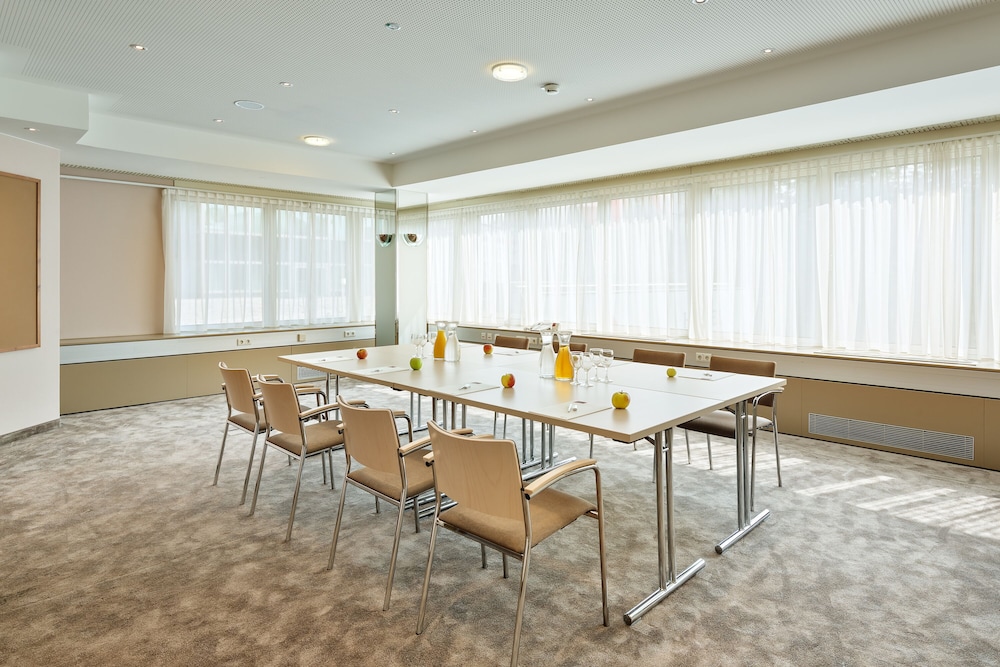 Linz Vacations - Hotel Schillerpark Linz, a member of Radisson Individuals - Property Image 11