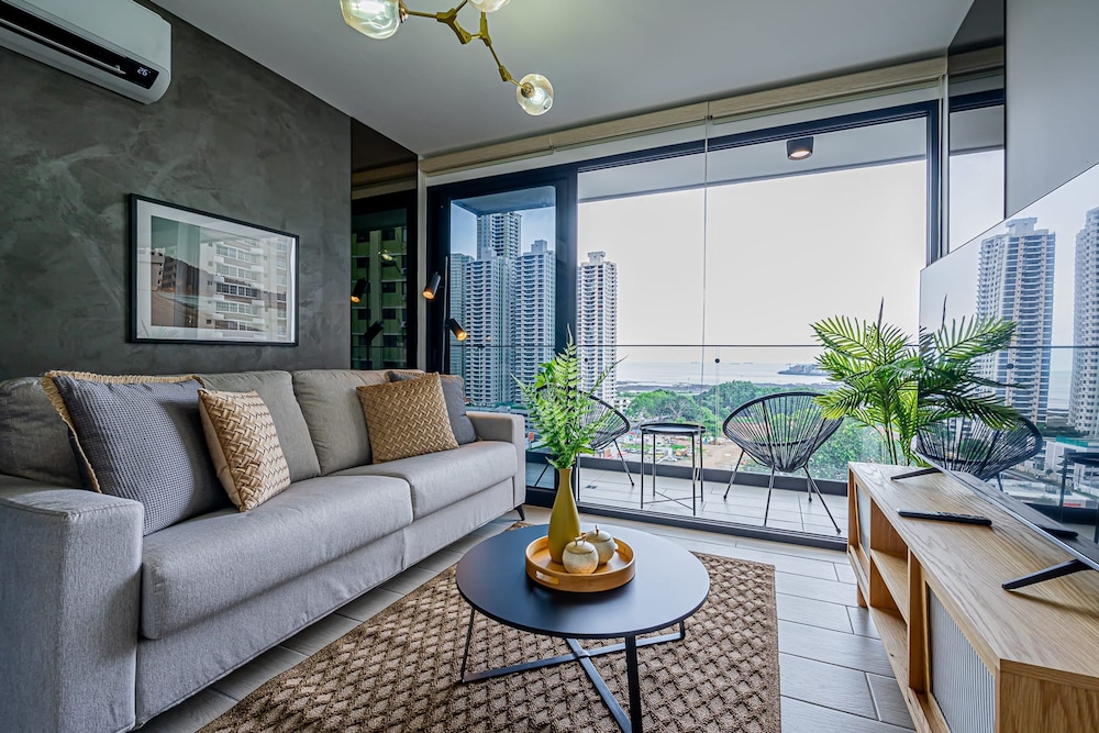 w Elegant 1BR With Balcony in San Francisco