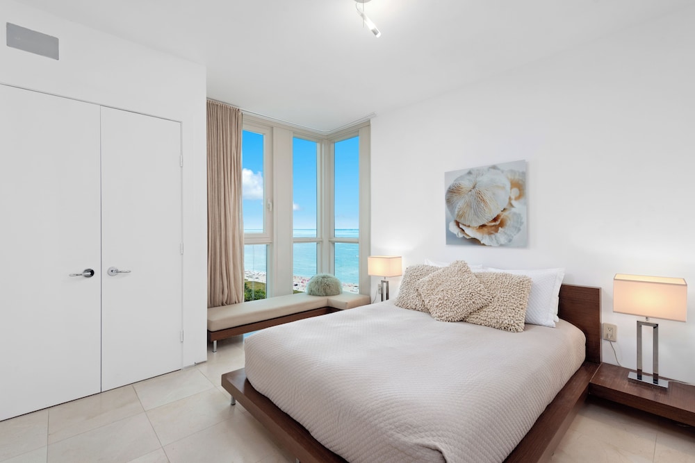 Luxury Vacation Rentals at The Setai by LRMB