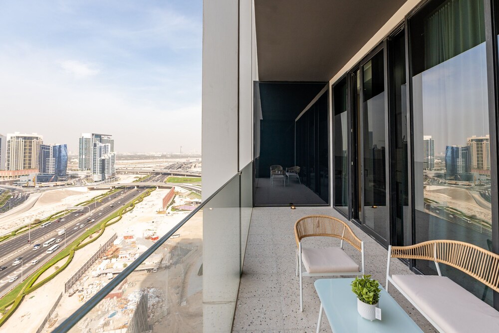 Upside Living - 1807 - BB