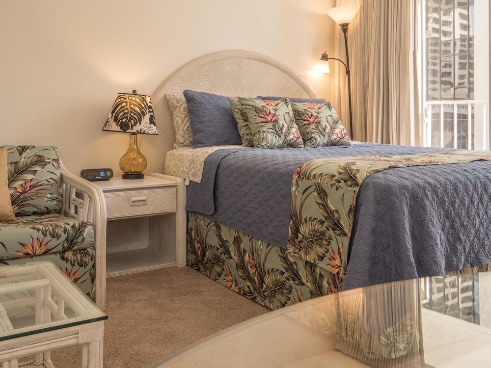Tropical Studios at Marine Surf Waikiki