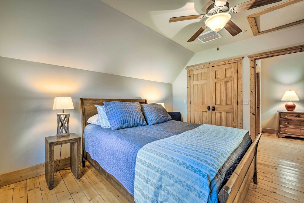 'wildflower' Luxury Cabin w/ Hot Tub & Views! view 2