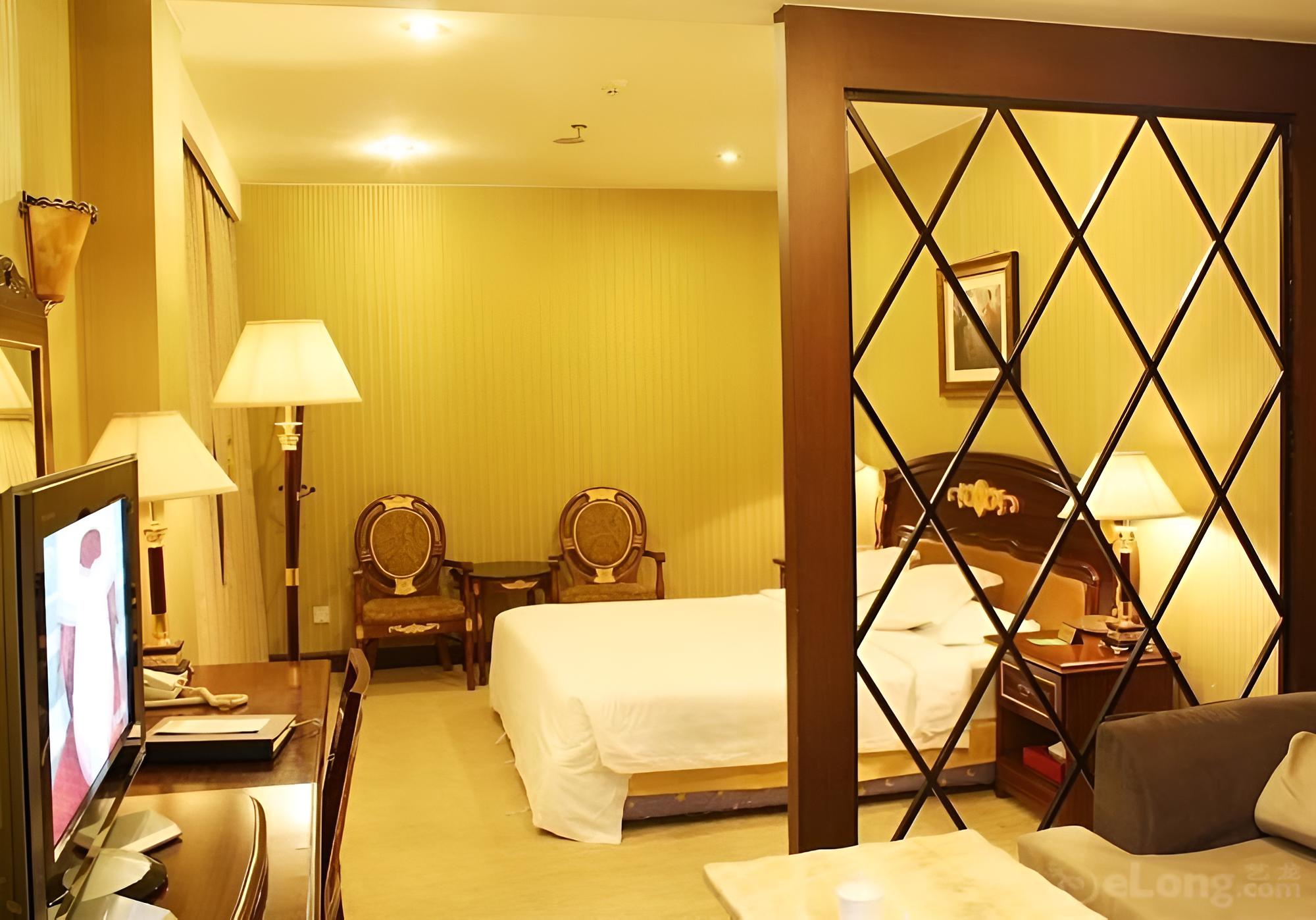 The Royal Palace Hotel