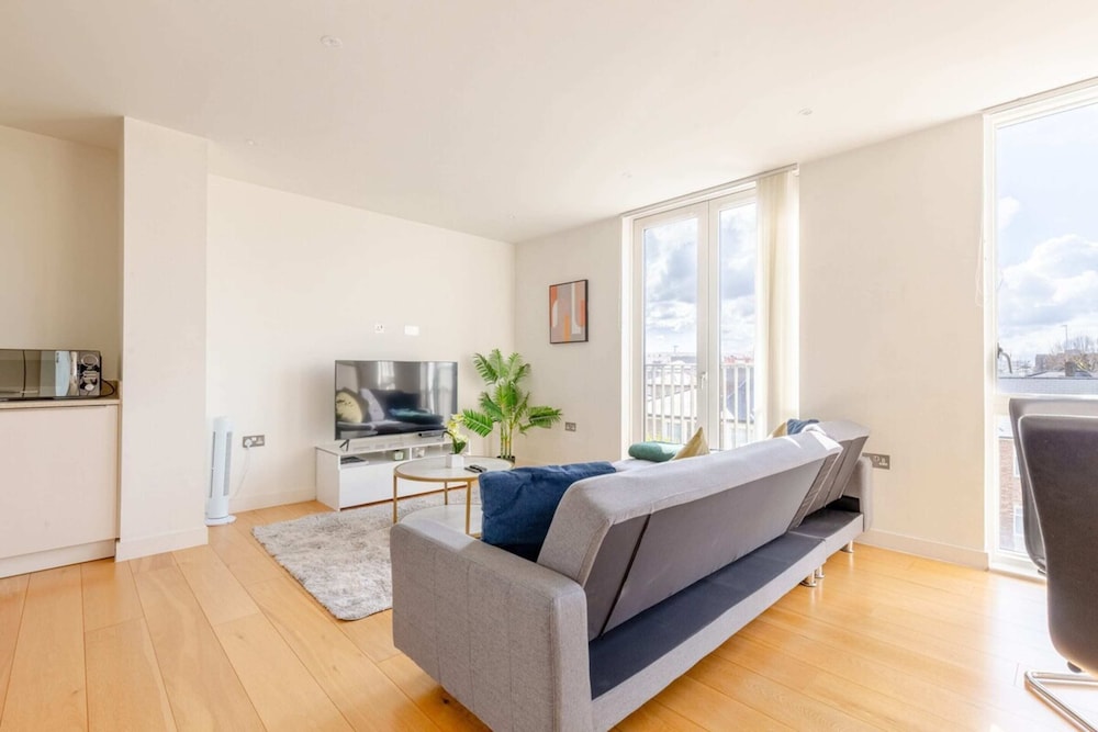 Radiant 1BD Retreat, North Maida Vale!