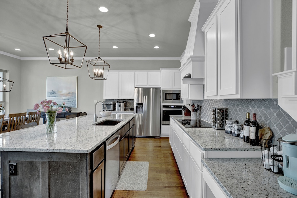 Stunning Luxury Home on Lake Lbj! - Property Image 31