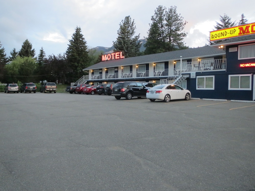 Round-Up Motel