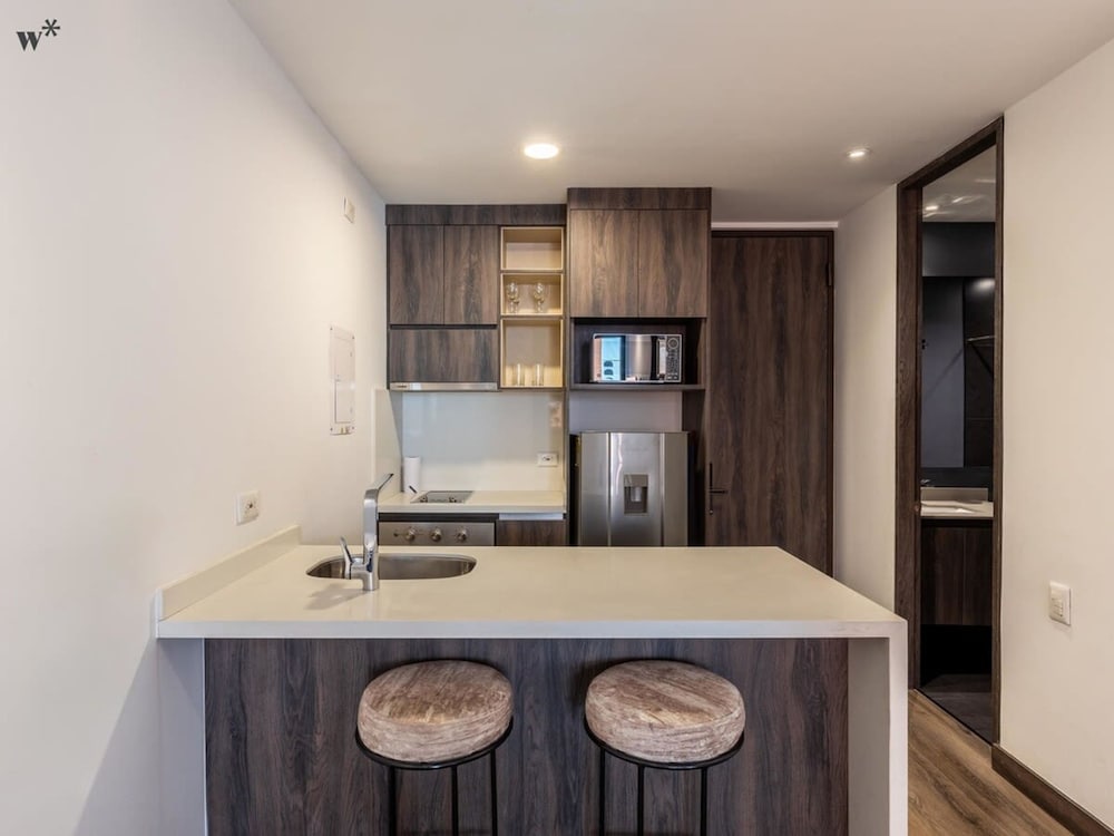 w Luxury 1BR w Great Terrace in Chico