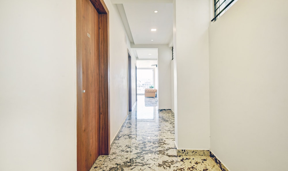 Itsy Hotels Shrey'S Inn Mallandur Road view 3