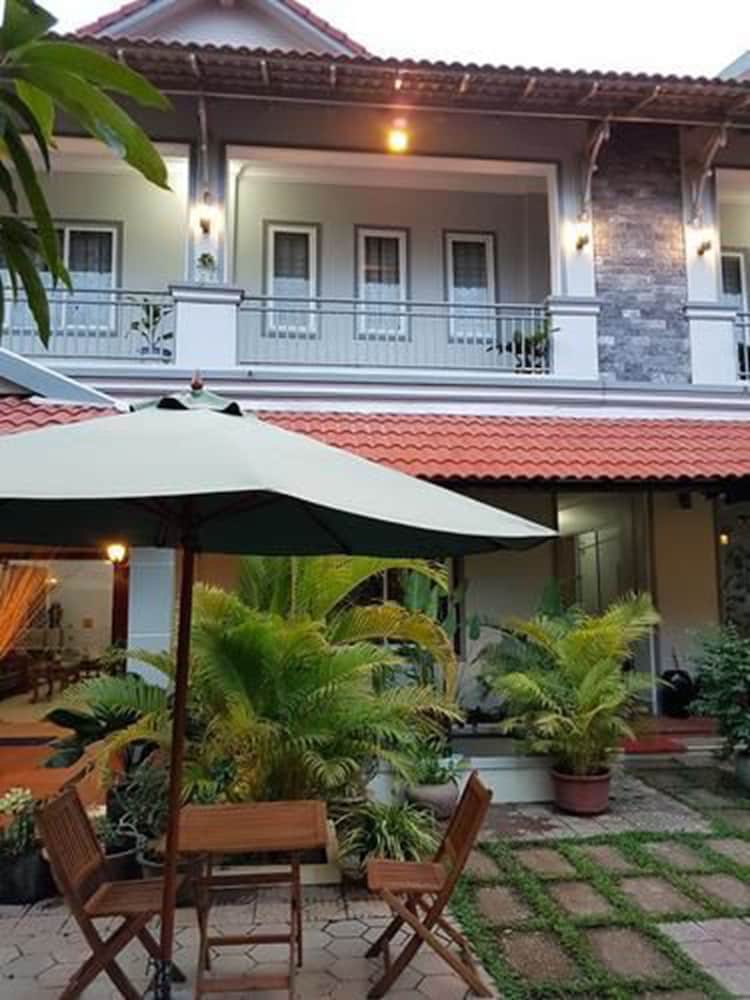 Nika's House