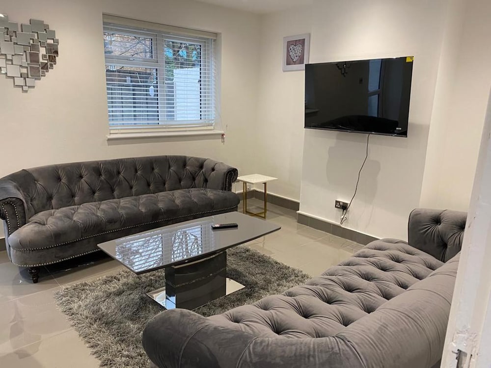 Modern Executive 2-bed Apartment in London
