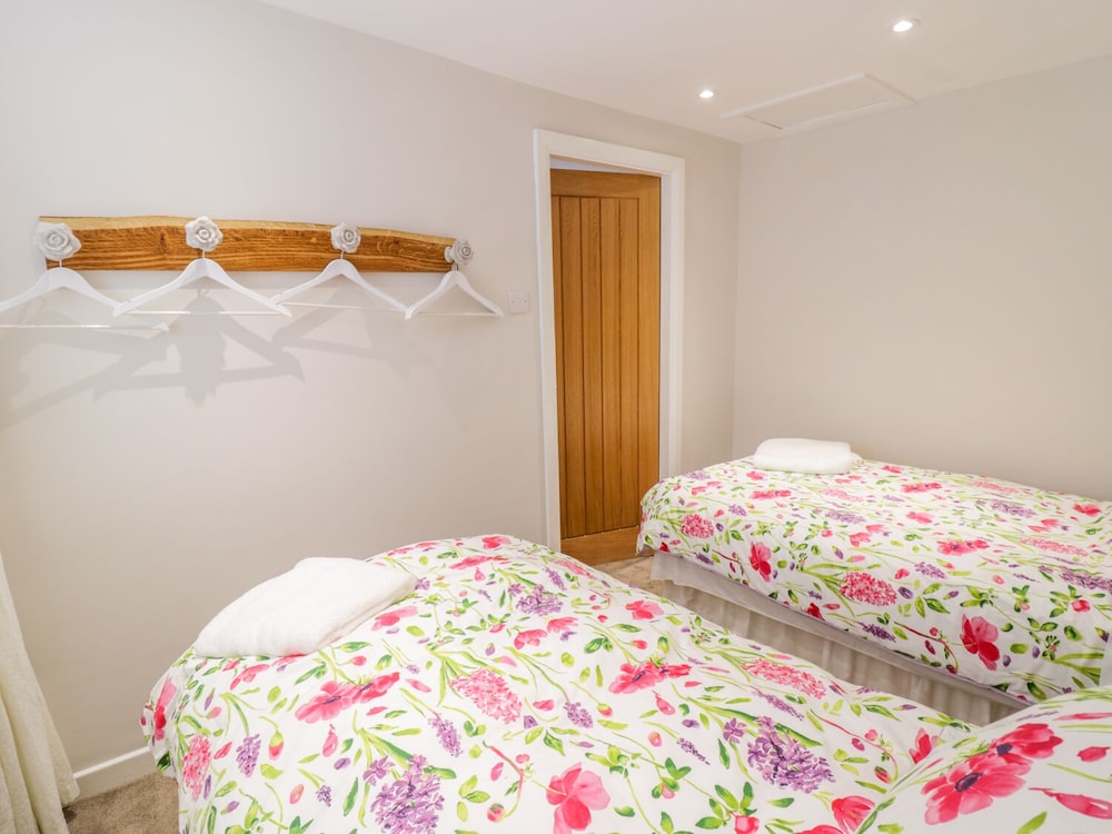 14 Tudno Street view 5