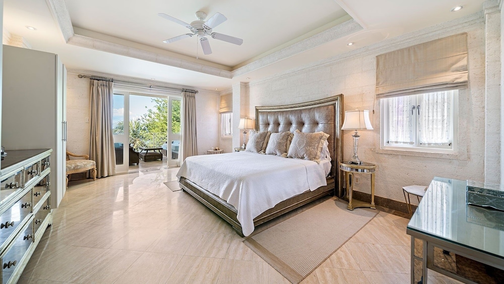Smugglers Cove by Blue Sky Luxury