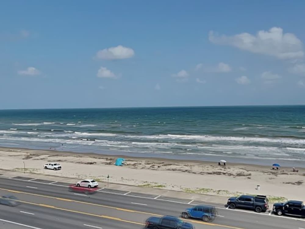 Sunny Sands by Ryson Vacation Rentals