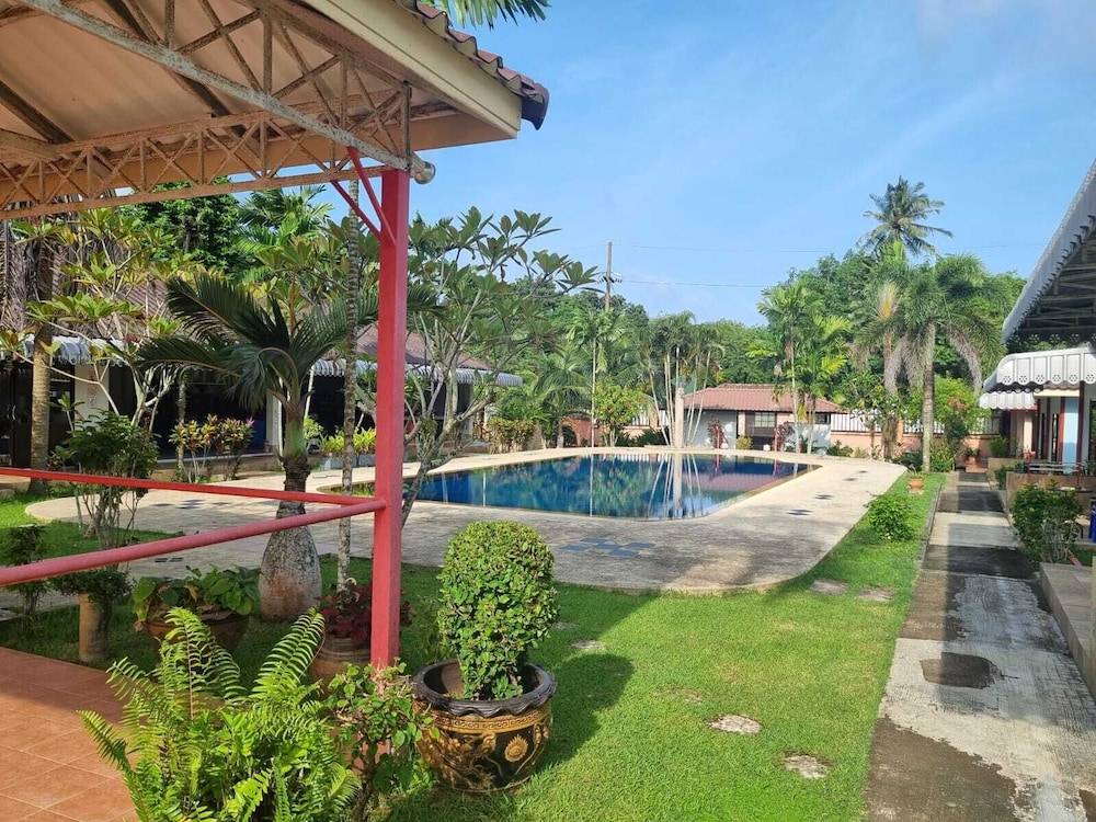 Maikhao Garden Resort