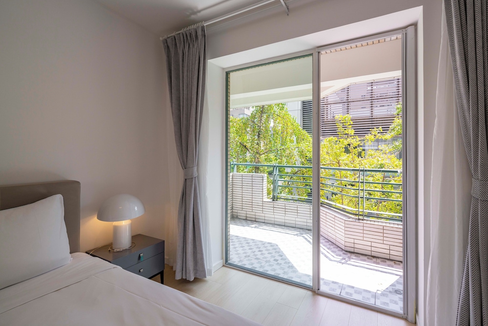Tyms Bright 2BR 1BA Apt Xuhui Center