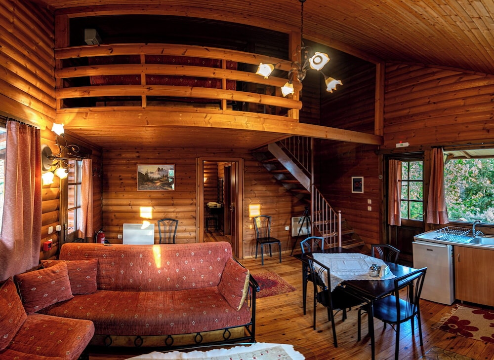 Chalet Likouresi Village