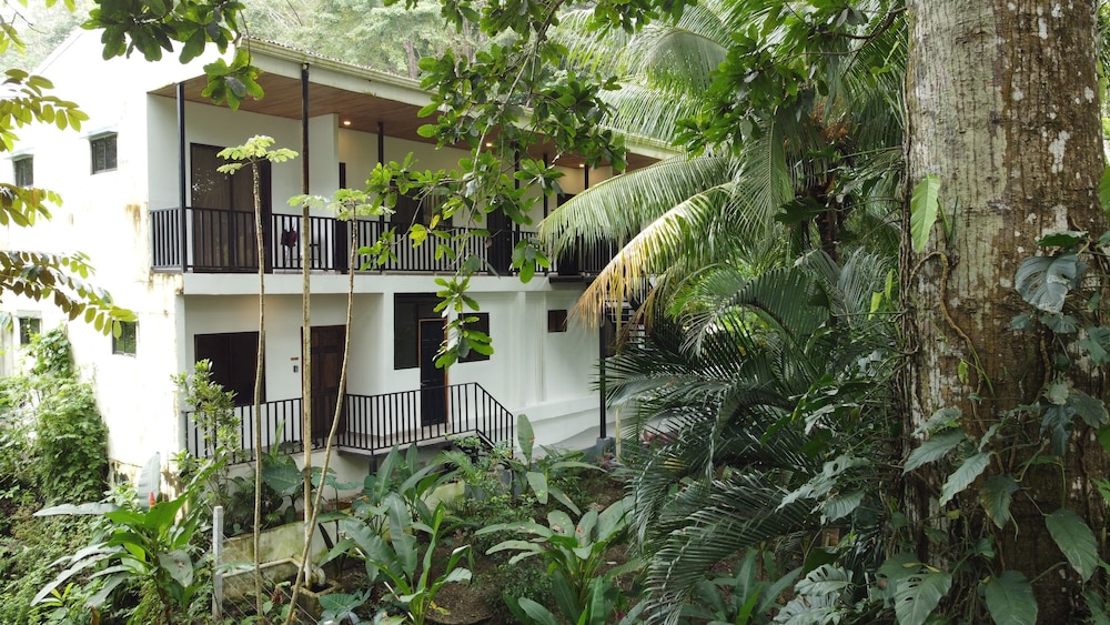 Riverside Apartments