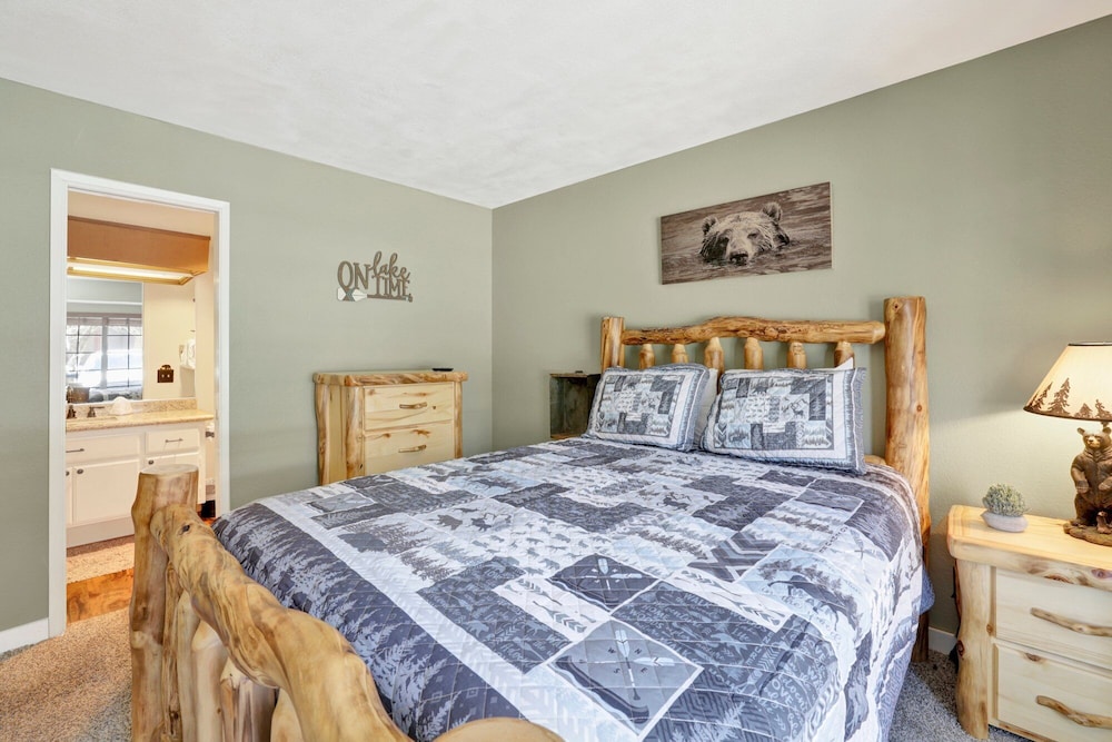 Woodland Retreat #2548
