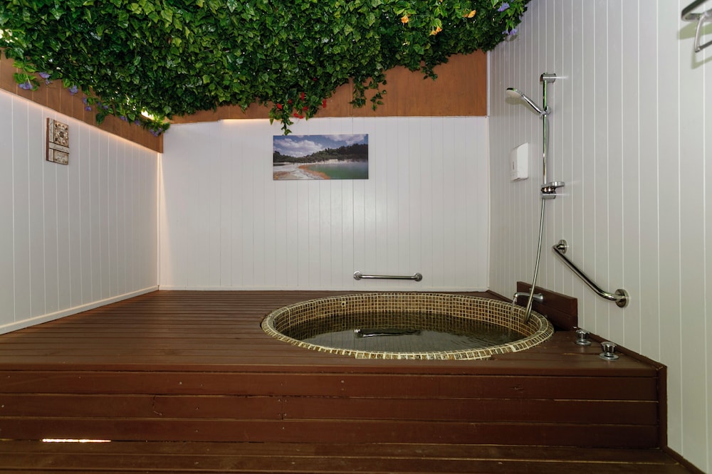 Taupo Thermal Motel & Spa - Adults Only