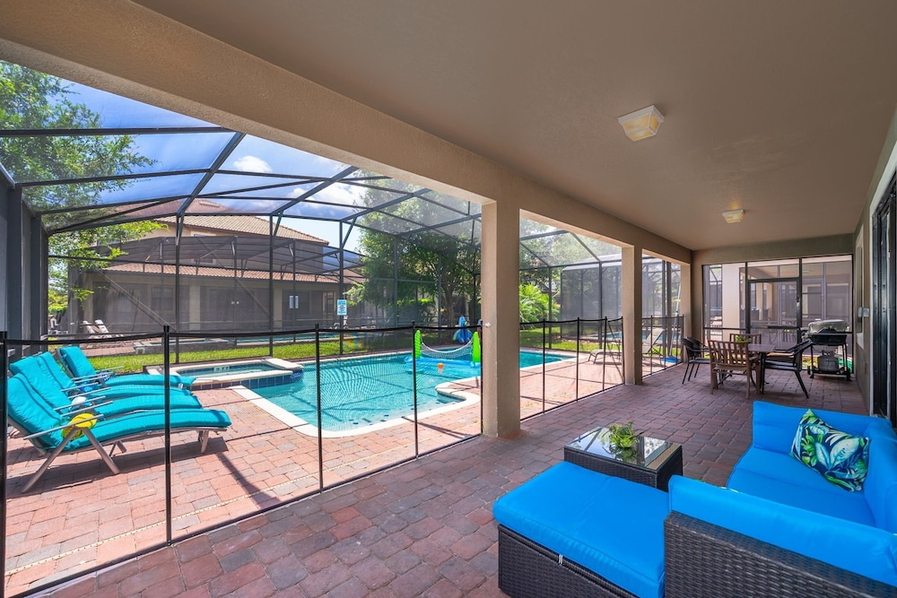 Orlandoasis by Avantstay 8bdr Pool Movie Theater Game Room Resort Access