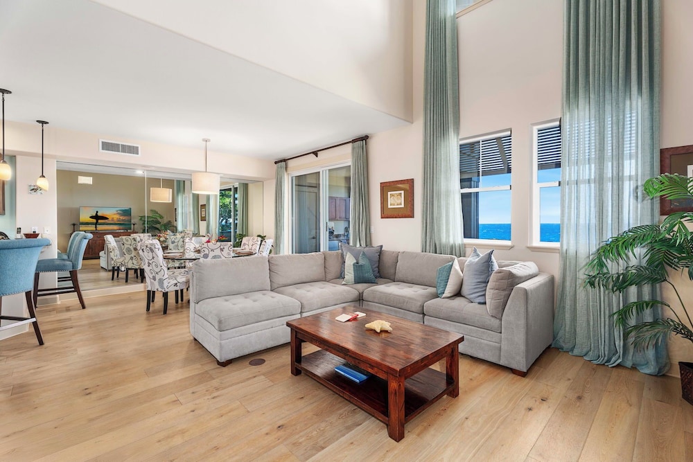 Direct Ocean Front - AC - Concierge Included - Ocean Viewing Lanai & Near Shops! -vrkcv