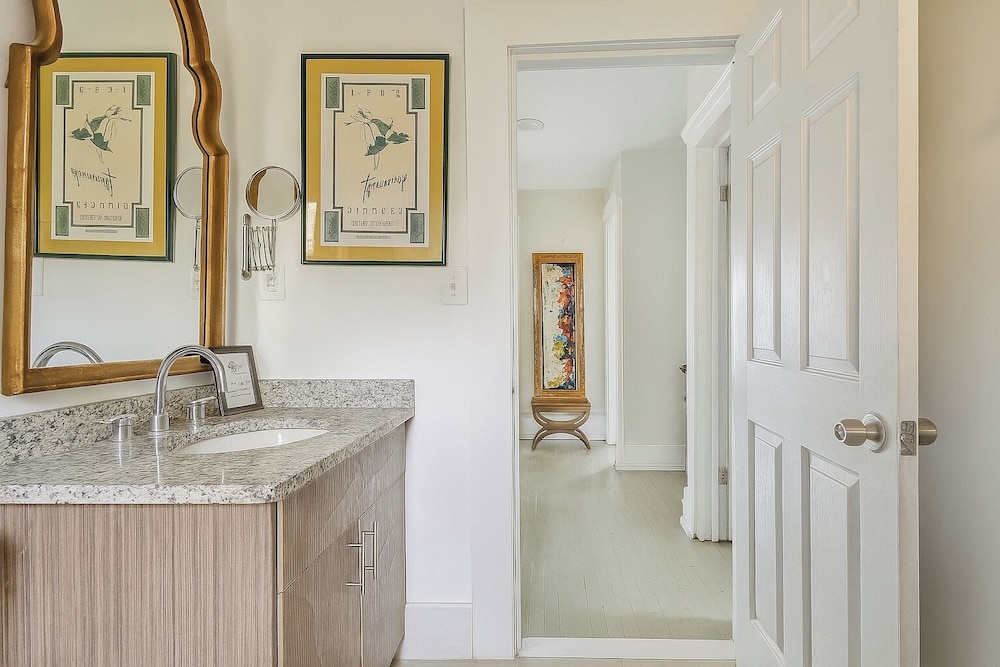 Detroit 6BR House Wifi, Parking, Pet Friendly