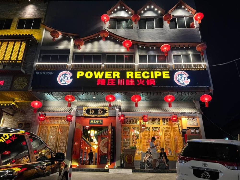 Twin Galaxy Minimalist Studio 2-4pax CIQ JB Town