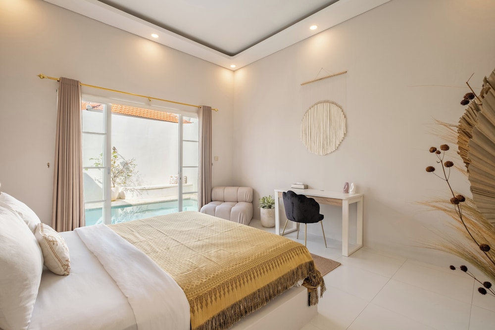 Private Pool Villa Ahana by OriVista