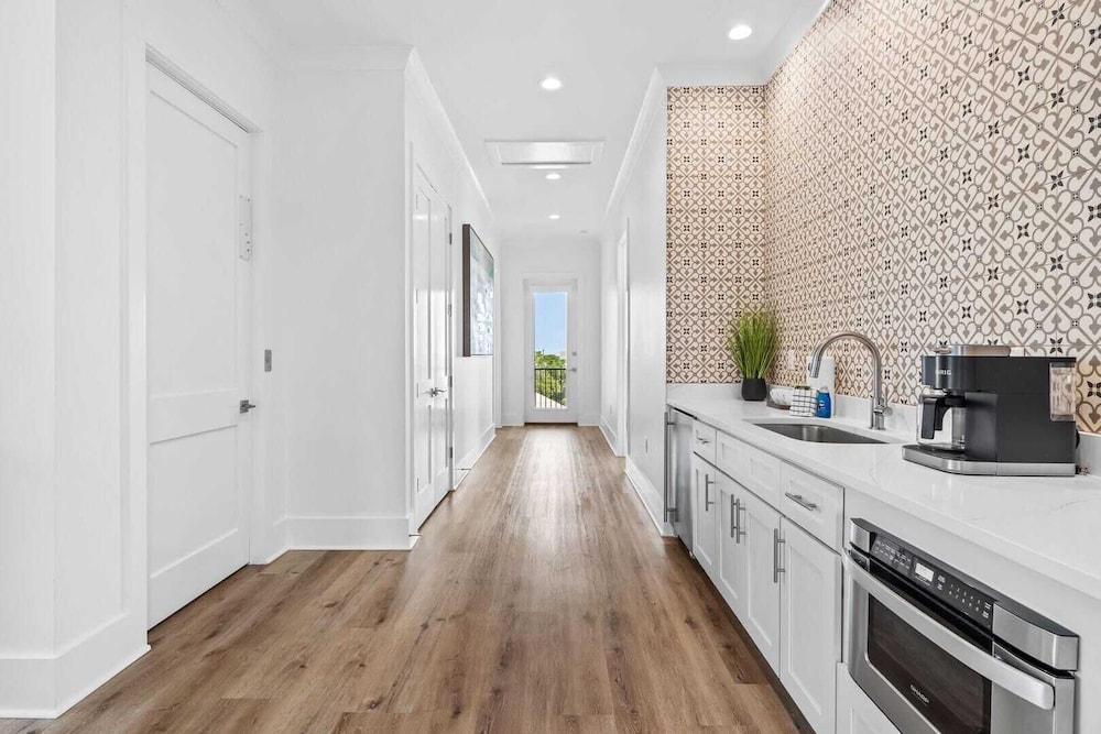 30A Born 2 Beach by Avantstay Luxury Gulf Views w/ Private Pool