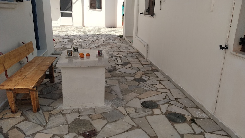 Akti Miaouli Holiday Home