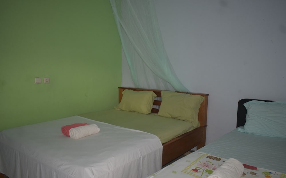 Del Mar Home Stay and Cafe