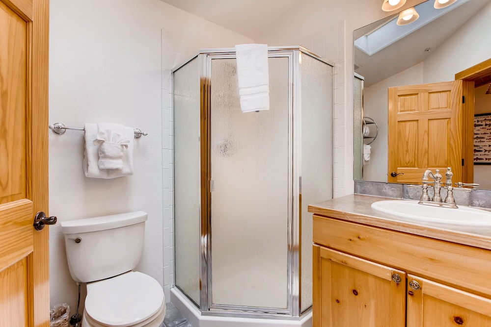 Estes Park Condos - Property Image 26
