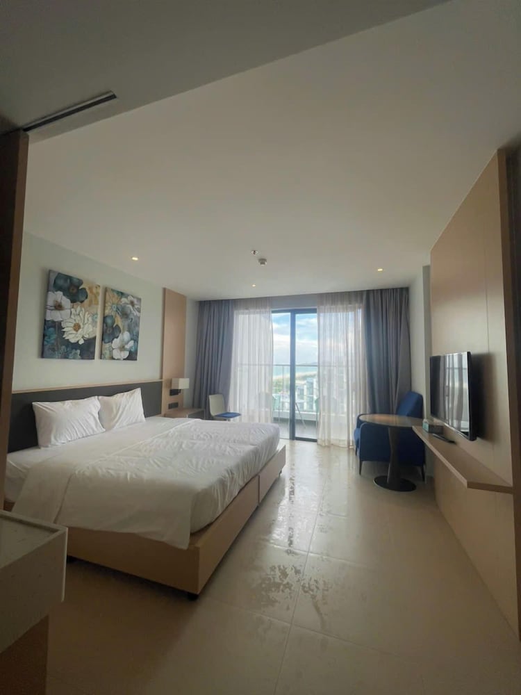 AirPort Cam Ranh Resort