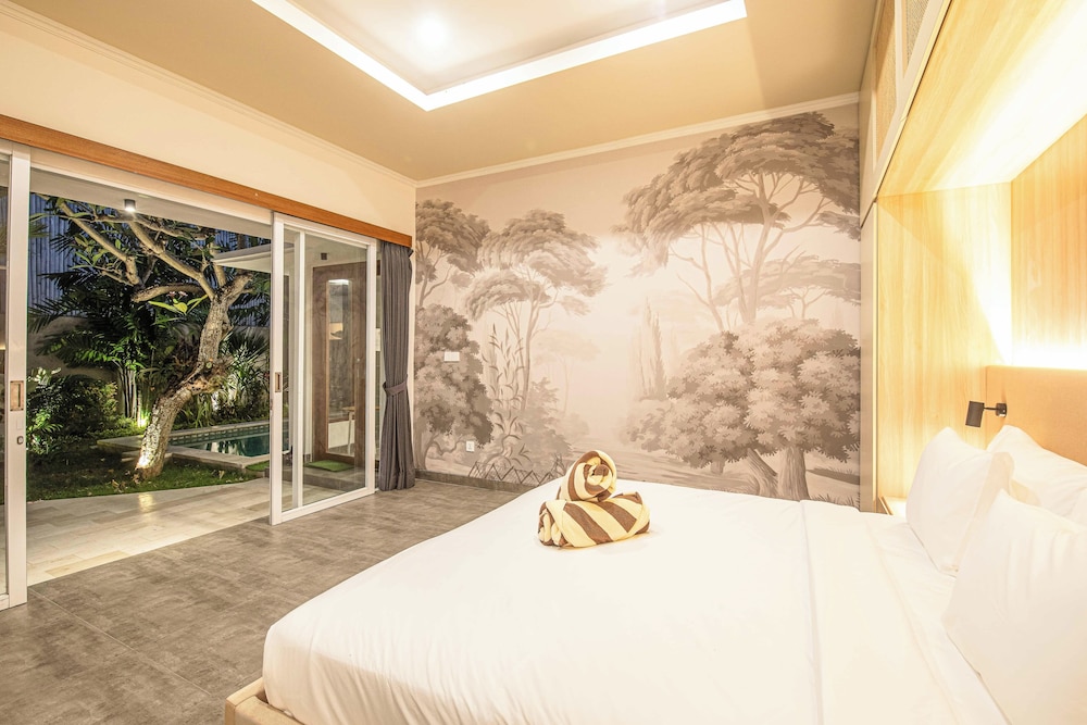 Beautiful 3BR Center Seminyak