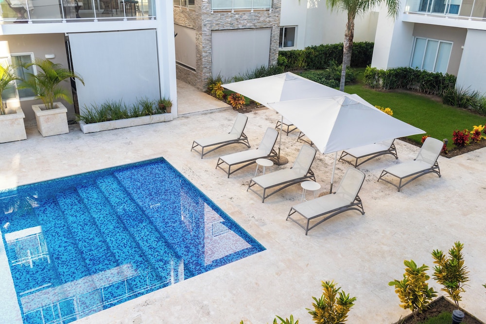 Modern 2BR Apartment - Paseo del Mar