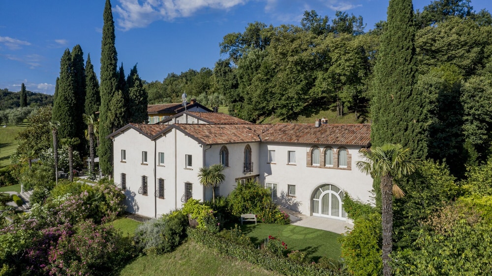 Hotel Agriturismo Borgo il Mezzanino - Image 1