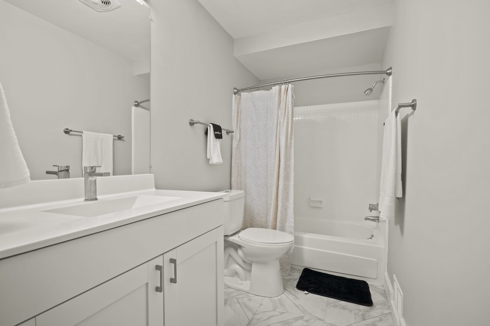 2BR Stay Close to Downtown