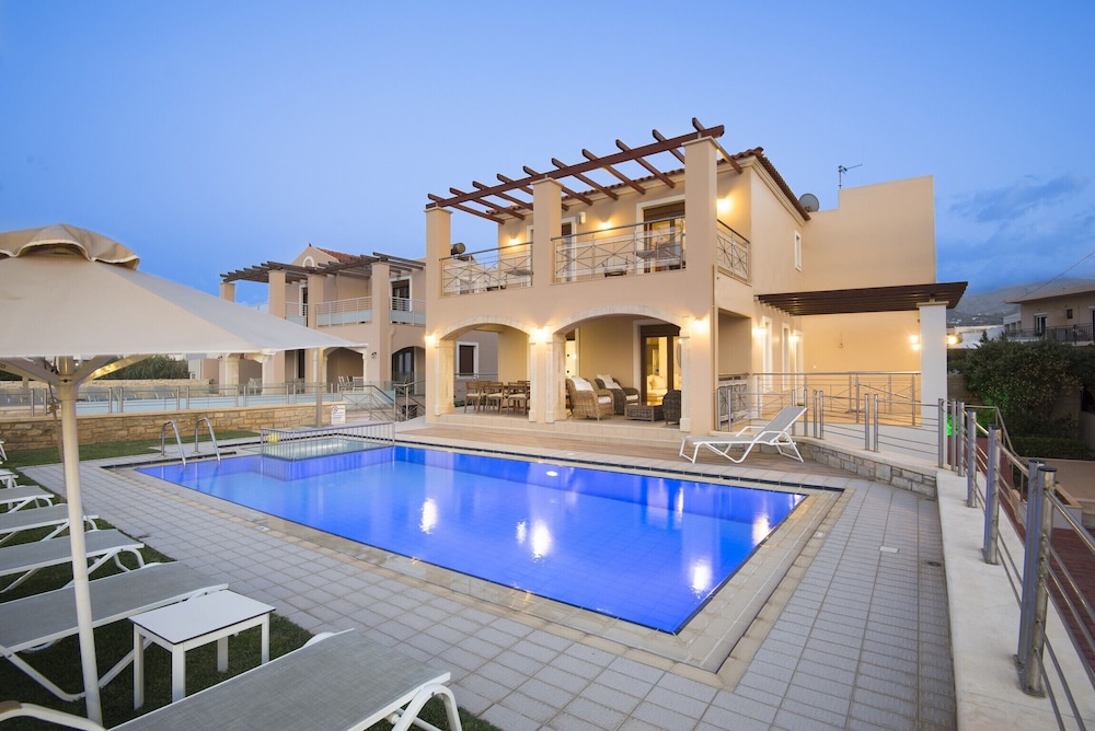Irida Villa