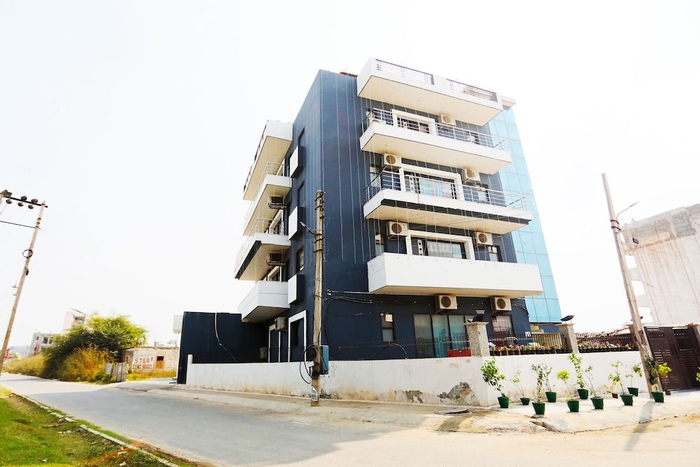 OYO 9382 Sweet Homes