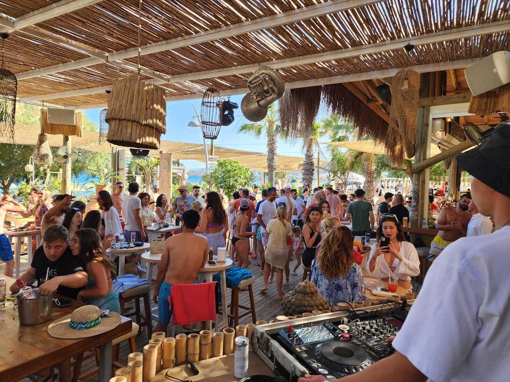Kefi Beach ve Süitler - Image 43