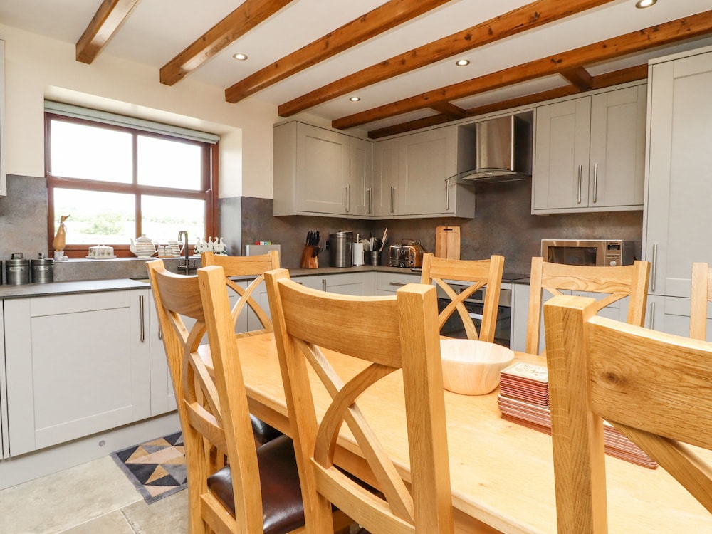 Orcaber Farmhouse