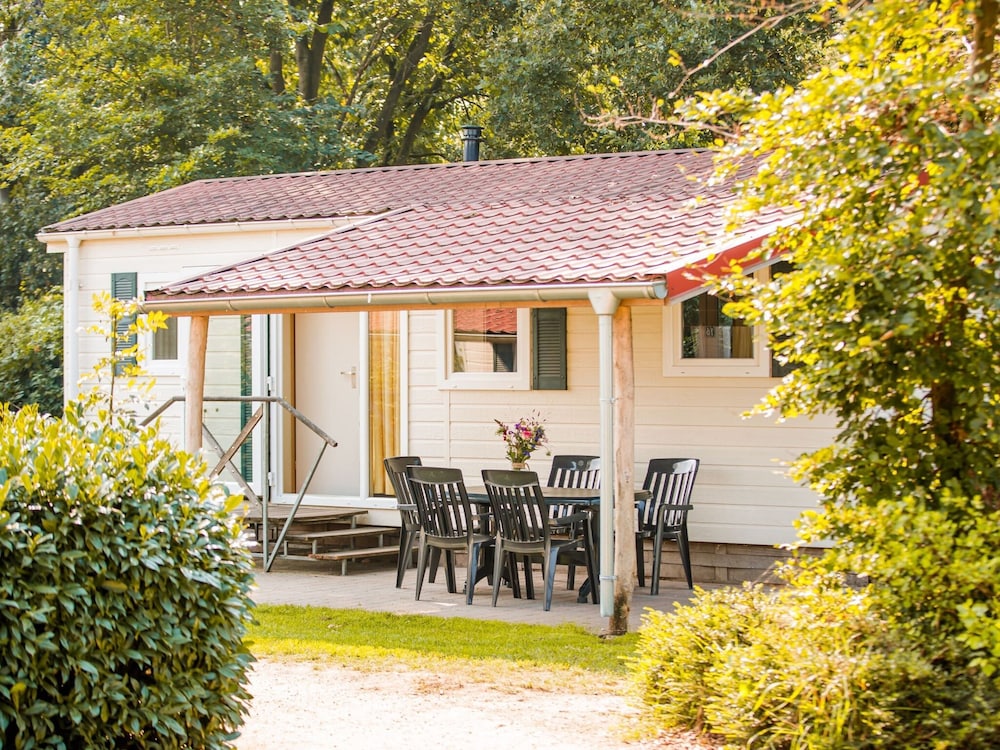 Chalet by Leukermeer Waterside