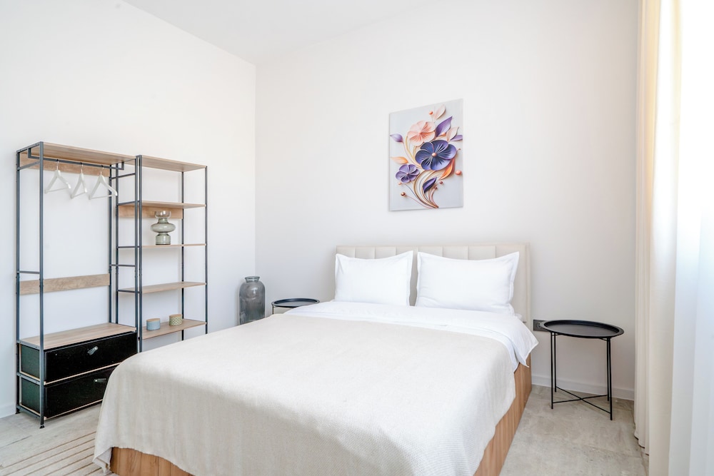 Niabi 3BDR Mansard