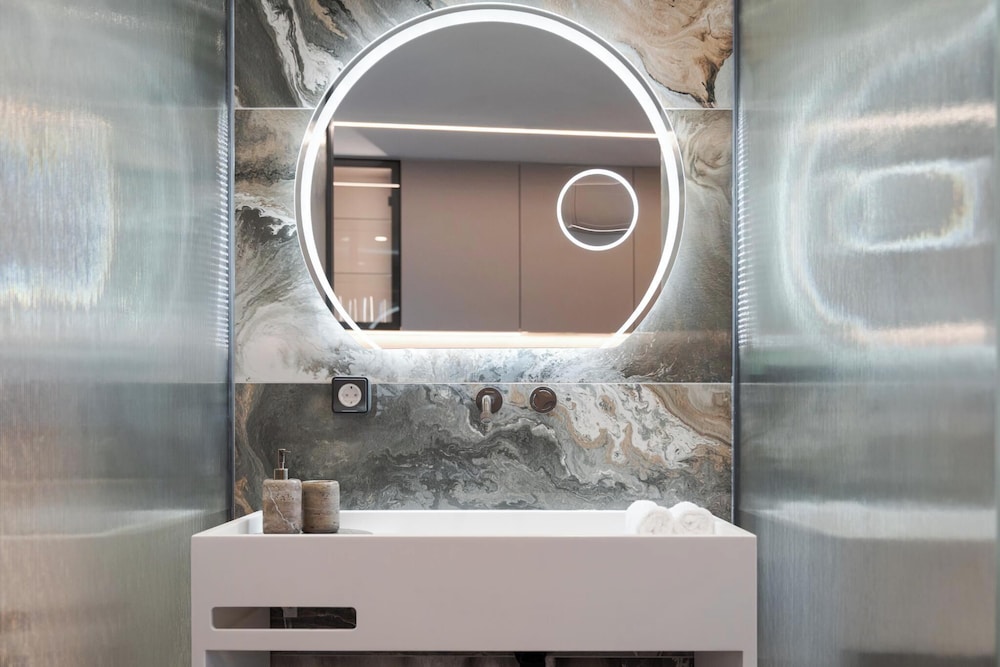 Acropolis Luxury Athens Suites