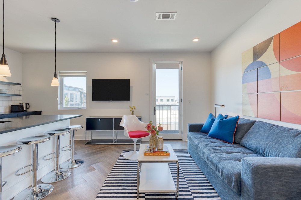 The Carter 402 by Avantstay Mins to Downtown