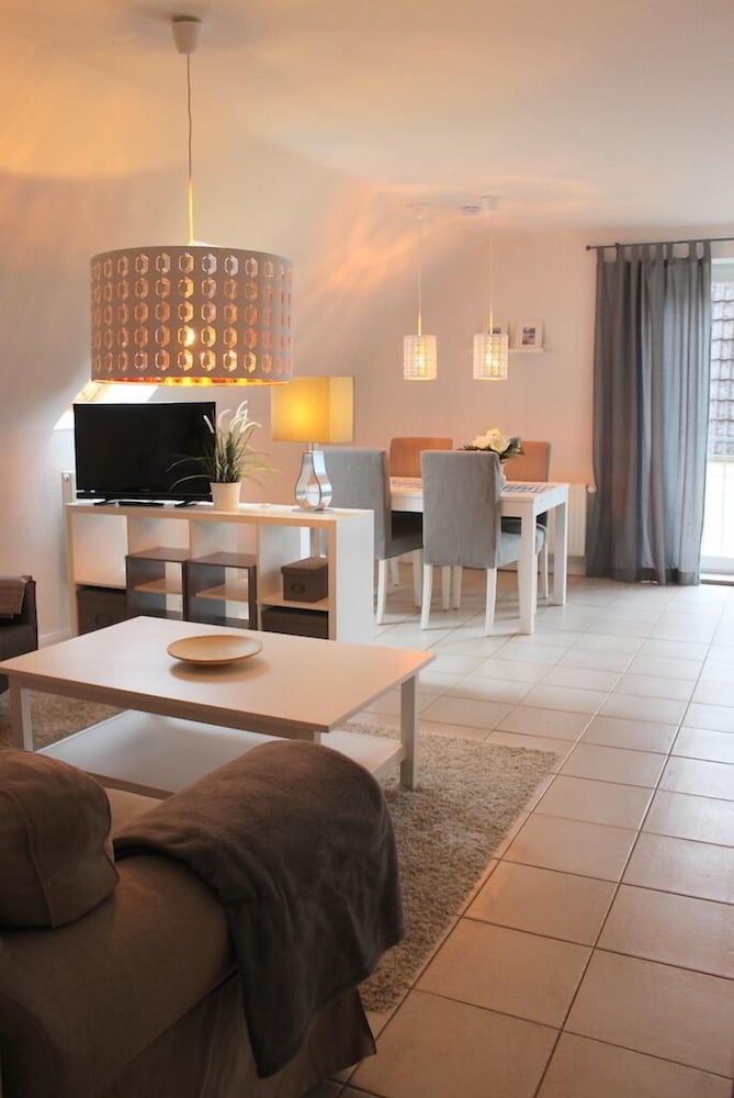 Intercontinental Family Home - North American Mediterranean Vacation Rentals view 4