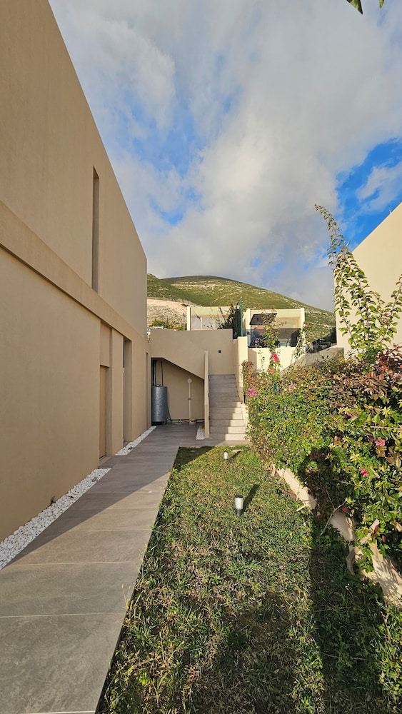 Whisky Green Coast Hotel & Apartments