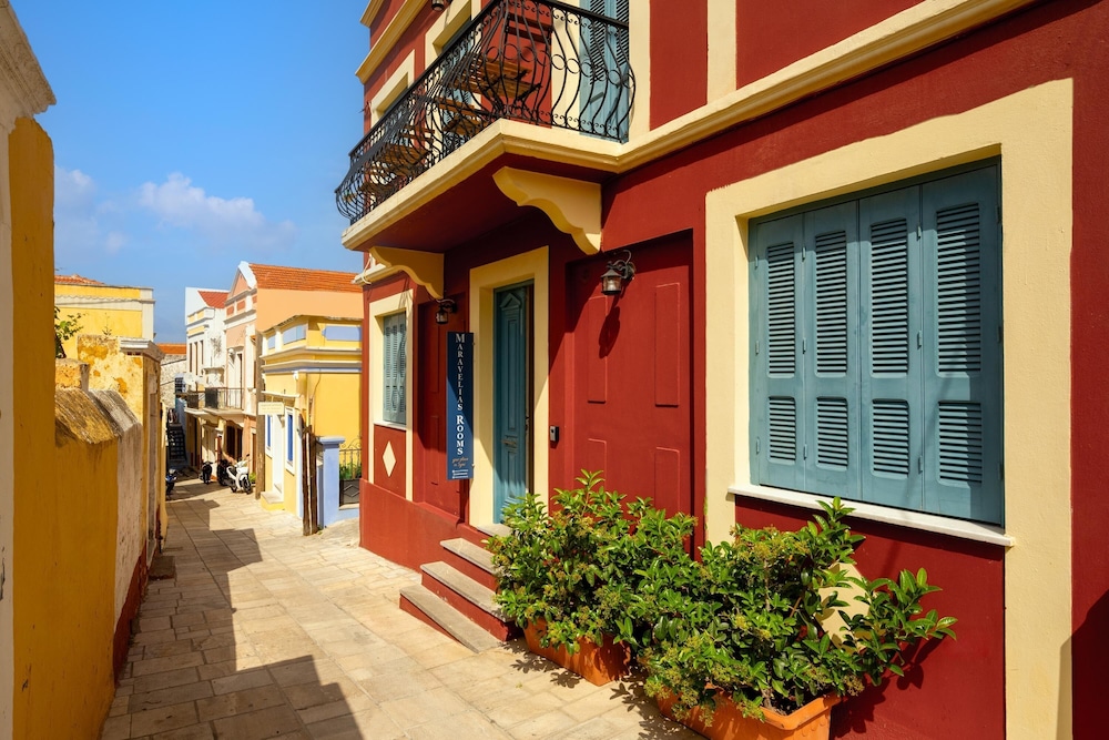 Maravelias Rooms