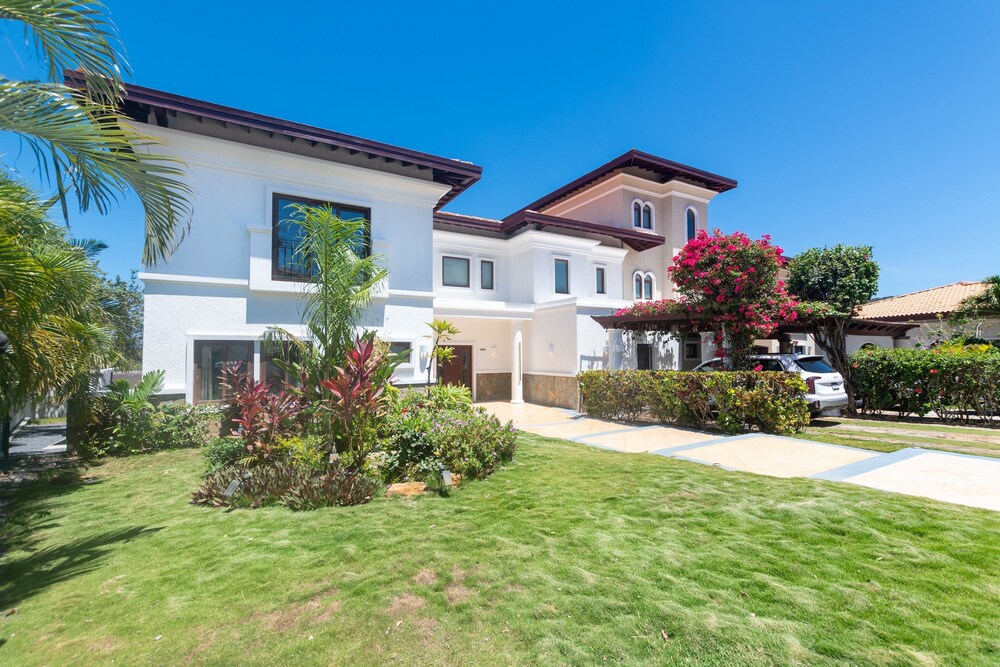 Pristine Bay 1005- Villa Loce 4 Bedroom Home